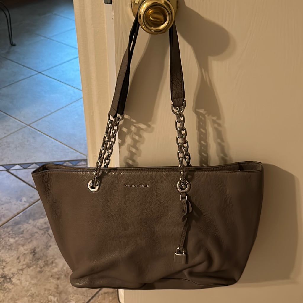 Michael Kors Slightly Used But Very Clean PurseTote